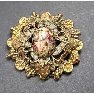 Vintage Rare Karu Fifth Avenue Romantic Ornate Gold Tone Faux Pearls Pin Brooch